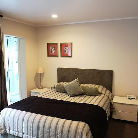 Cornwall Park Motor Inn Окленд Экстерьер фото