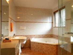 Cornwall Park Motor Inn Окленд Экстерьер фото