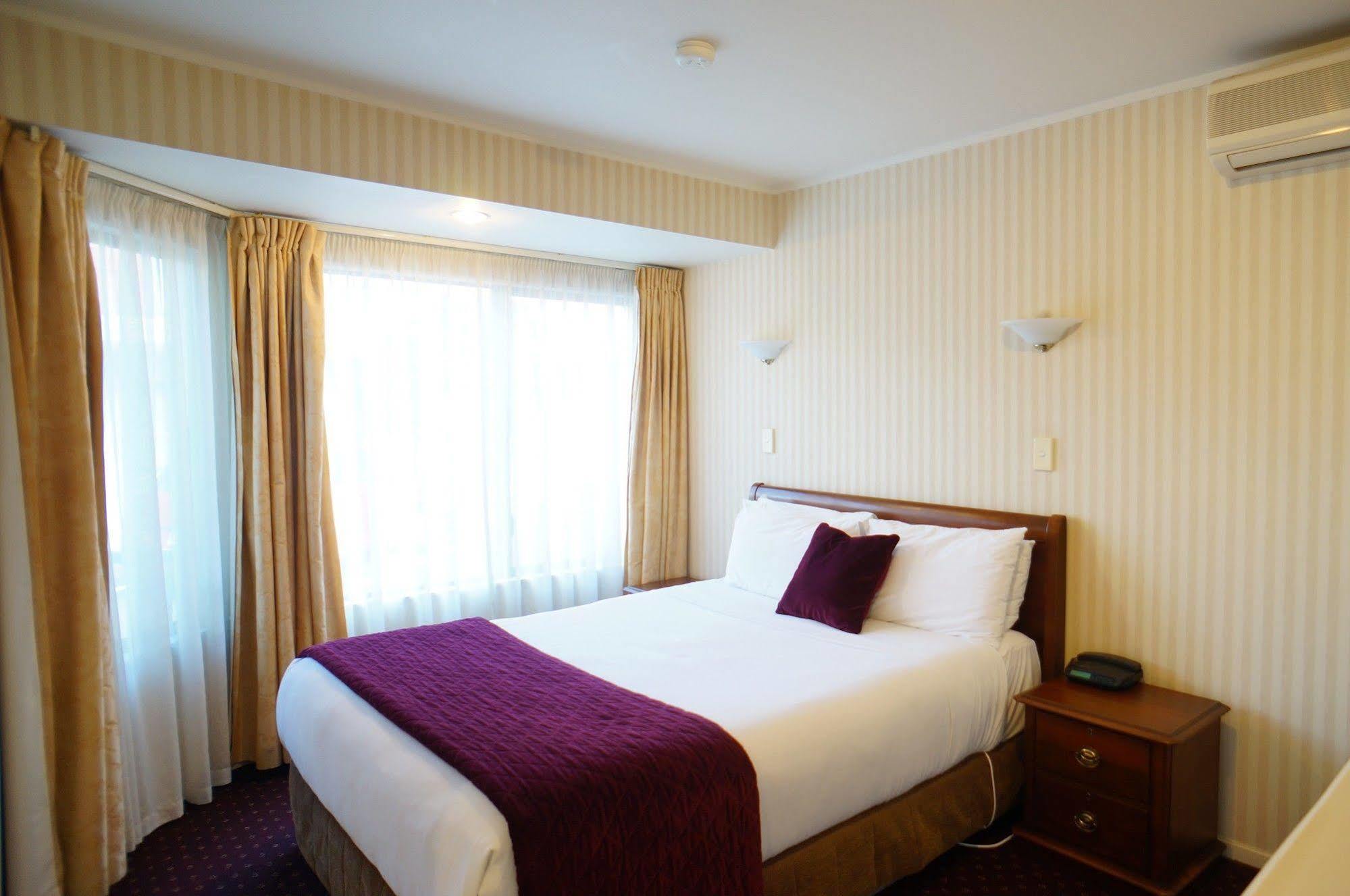Cornwall Park Motor Inn Окленд Экстерьер фото
