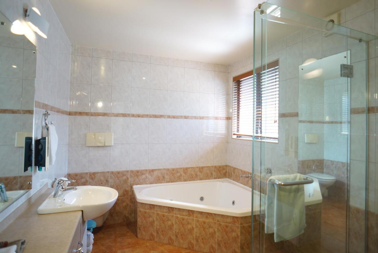 Cornwall Park Motor Inn Окленд Экстерьер фото